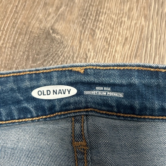 Old Navy Distressed Jean Shorts 10 🩳 - Picture 9 of 9